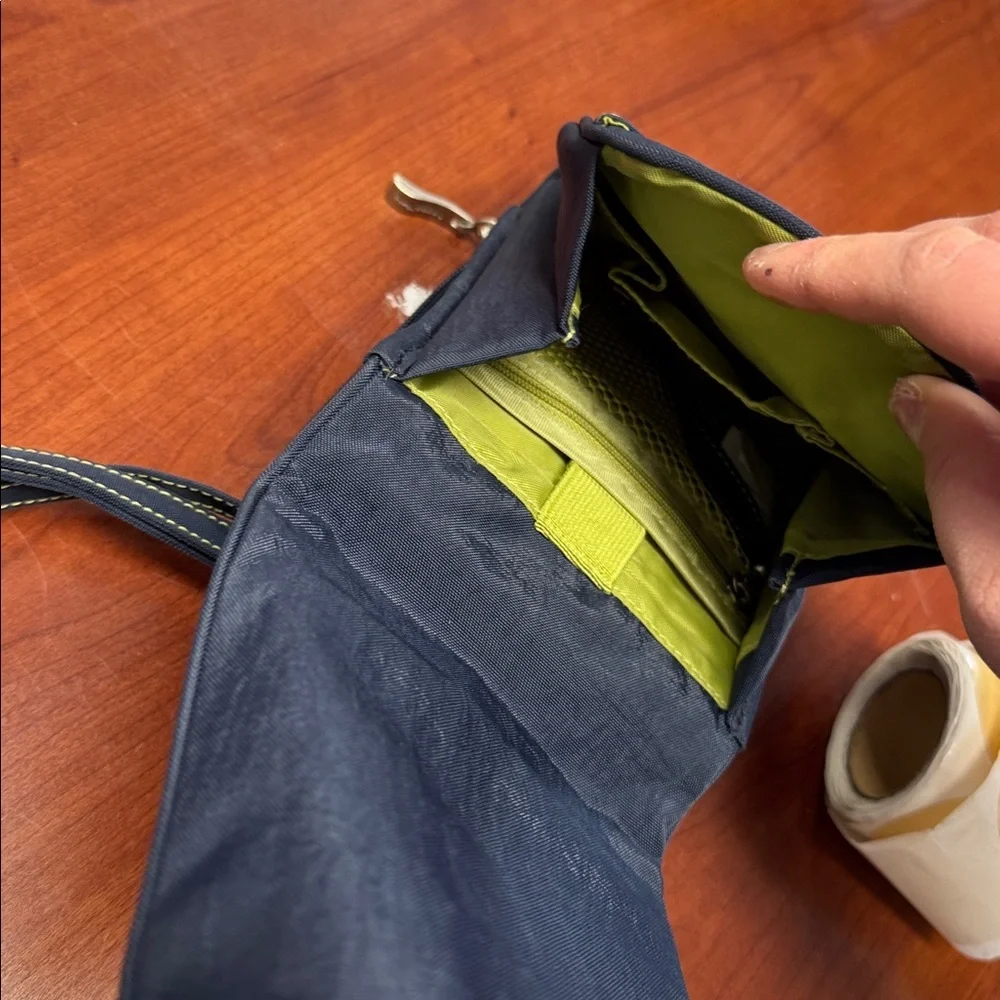 Baggallini purse // 012921 - Picture 2 of 2